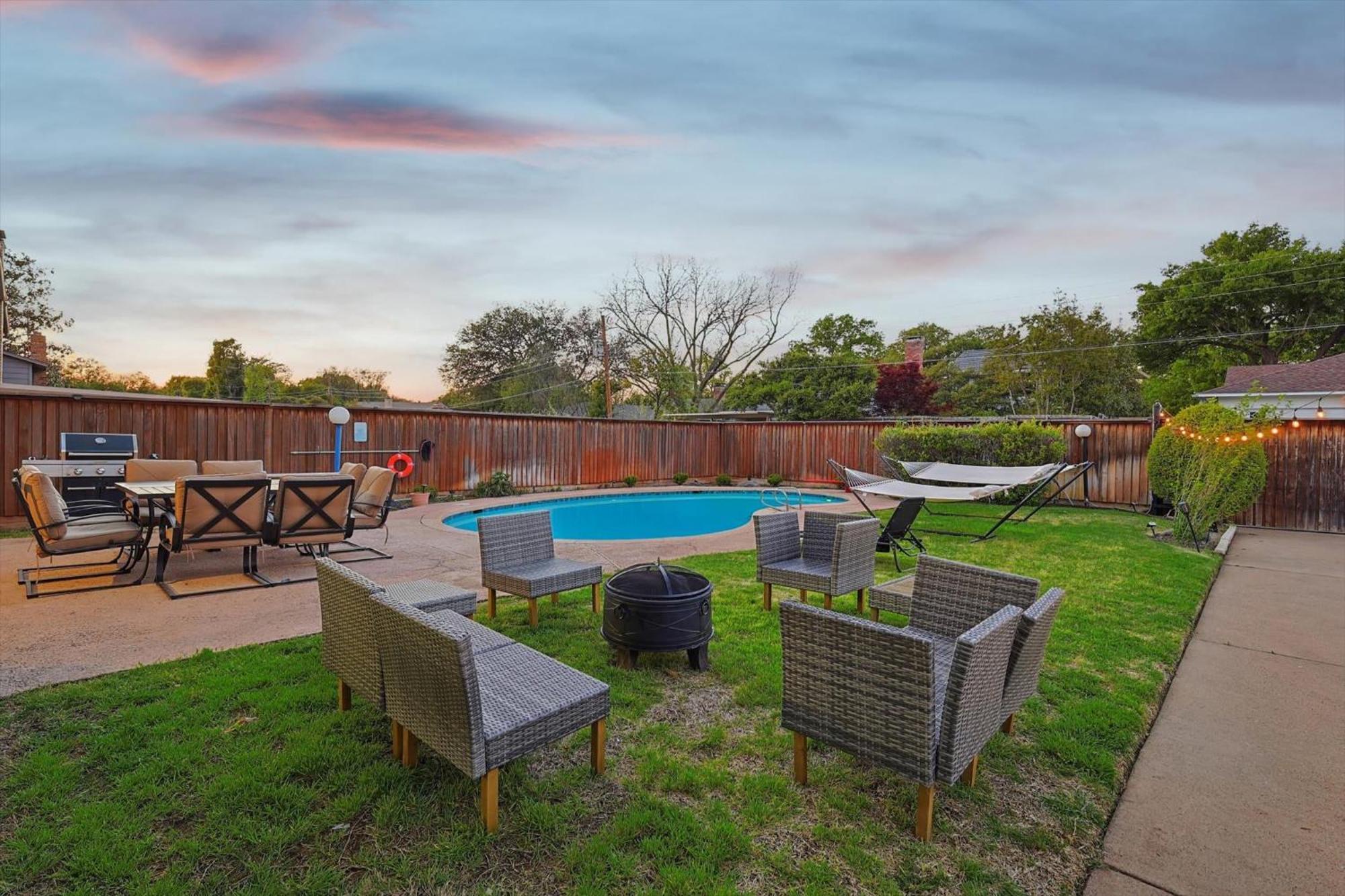Spectacular 6Br 2,5Ba Holiday Home With Pool Dallas Exterior foto